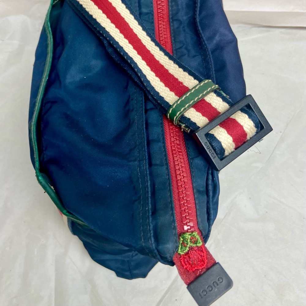 Vintage, Gucci, Rare Nylon, Red White and Blue Shoulder-Crossbody Bag - Picture 8 of 16